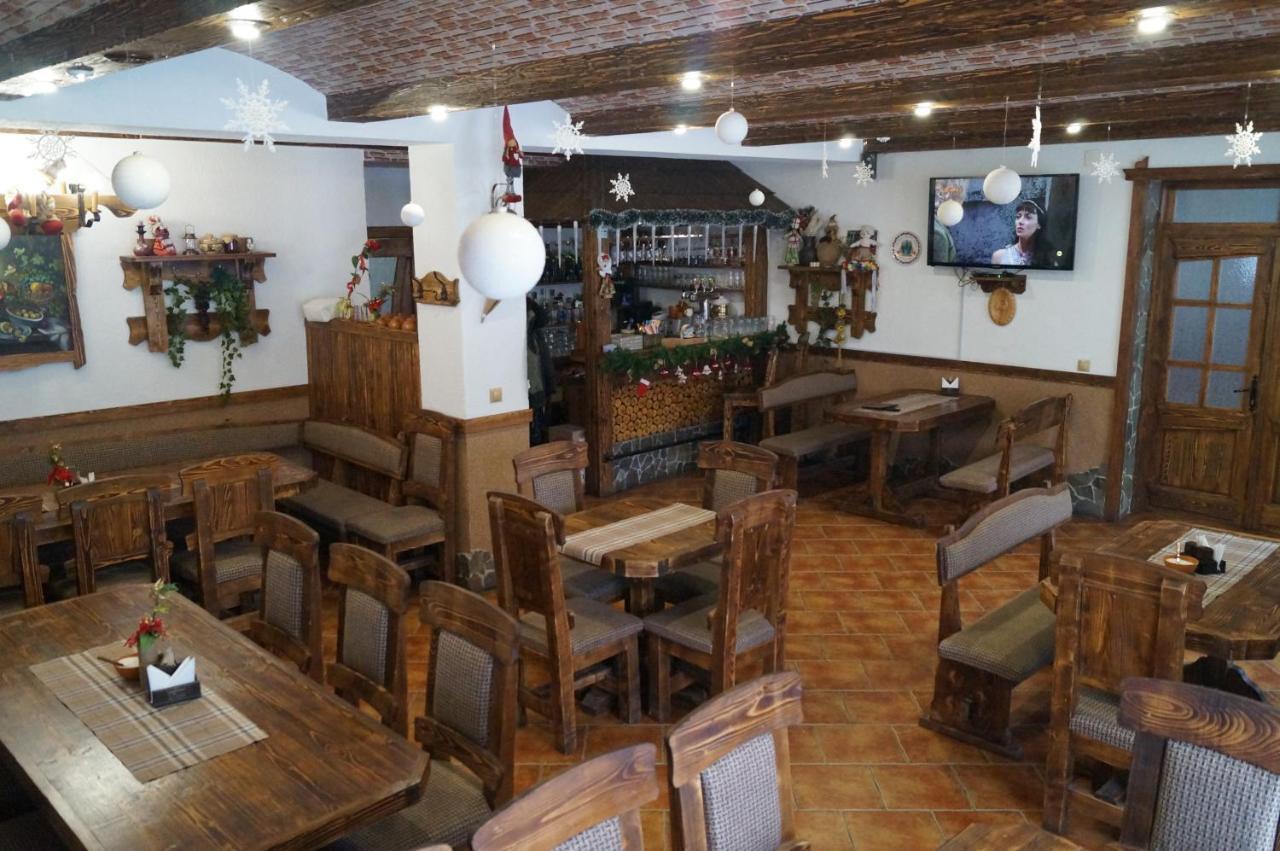 Dacha Hotel Yasinia Bagian luar foto